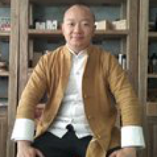 袁旭东 