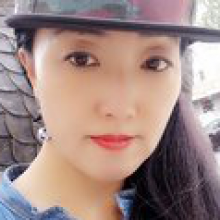 卢洁 